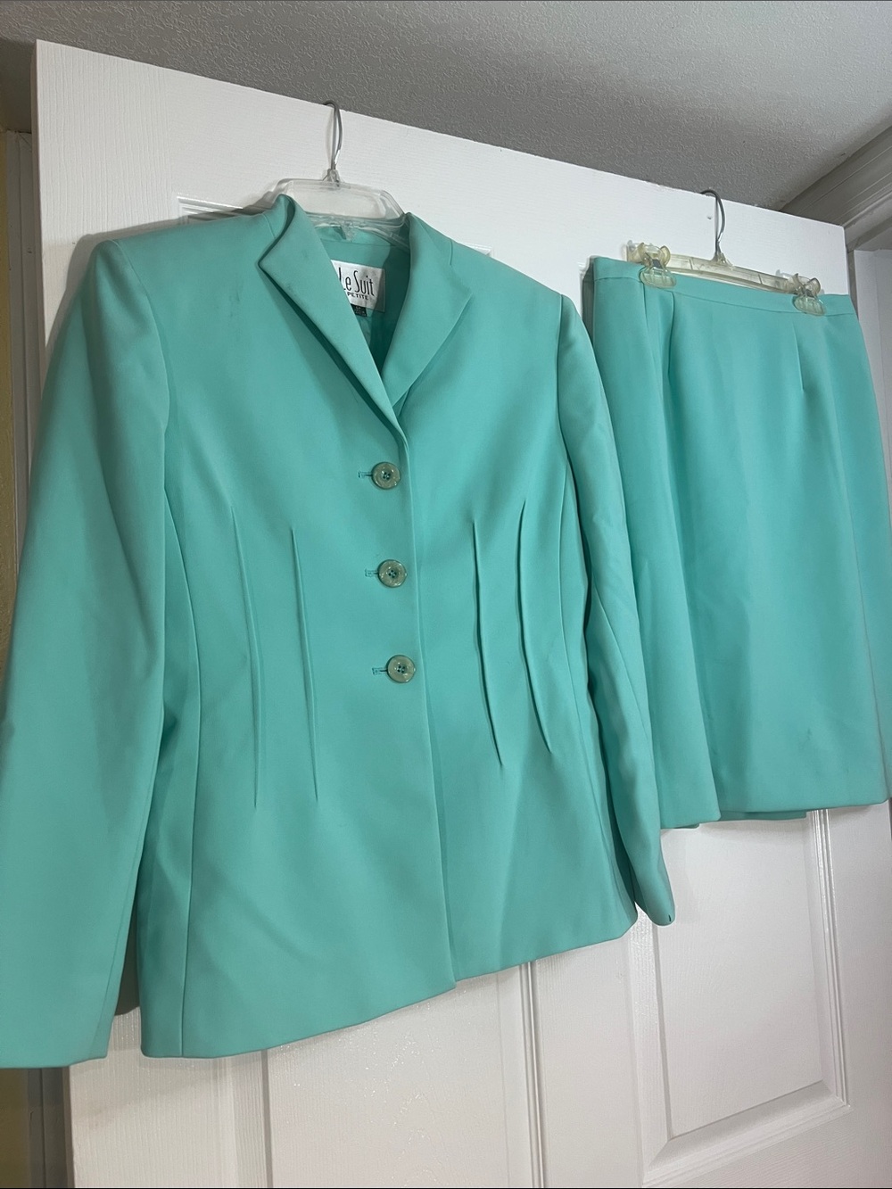 Le Suit Mint Green Tailored Two-Piece Skirt Set